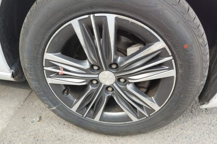 Used Peugeot 308 2016 1.6L Automatic Luxury Edition Right Front Wheel Hub