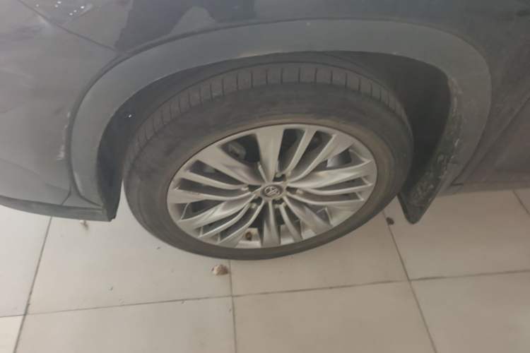 Used Toyota Highlander 2023 2.5L Smart Electric Hybrid Dual-Engine Four-Wheel Drive Prestige Version – 7 Seats
