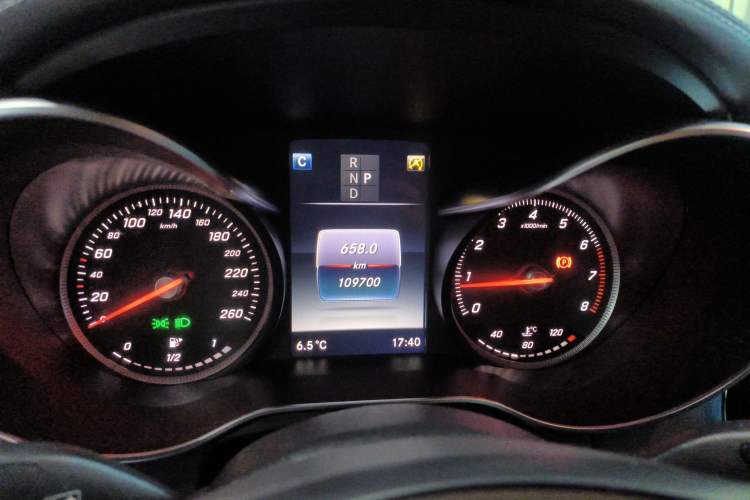 Used Mercedes-Benz GLC 2017 GLC 260 4MATIC Luxury Model