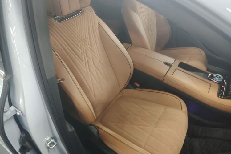 Used VOYAH PASSION 2023 Four-Wheel Drive Flagship Edition