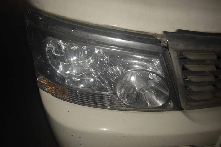 Used Jinbei Hiace 2011 2.0L 5th Generation Kuaiyunwang Luxury Edition 4G19