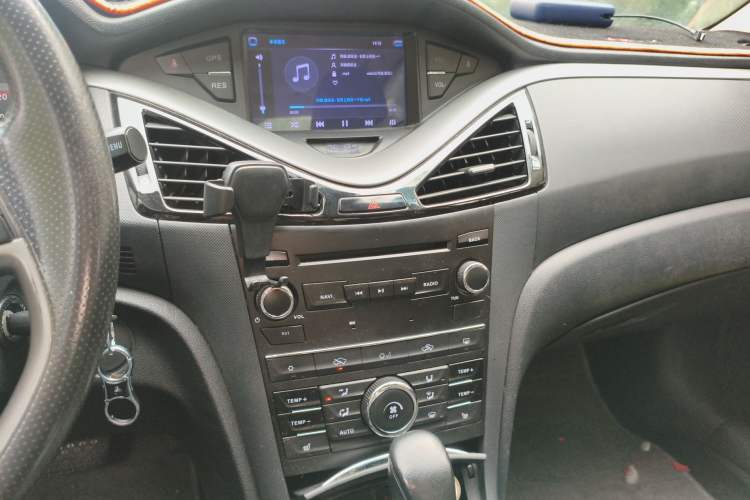 Used Bestune B70 2014 2.0L automatic luxury version