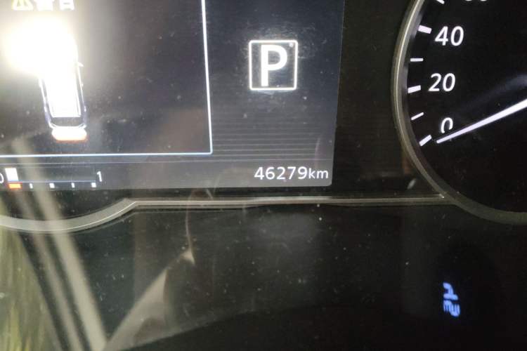 Used Nissan Kicks 2017 1.5L CVT Smart Drive Edition Odometer Close Up