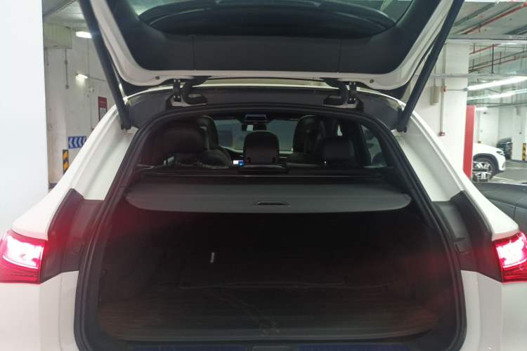 Used Mercedes-Benz EQE SUV 2024 350 4MATIC Pioneer Edition Trunk