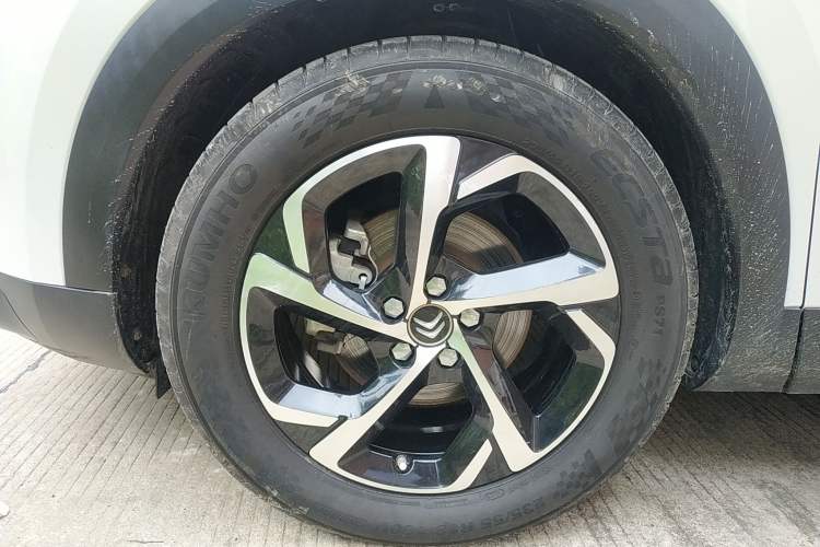 Used Citroen C5 AIRCROSS 2017 350THP Fashion Edition Left Front Wheel Hub