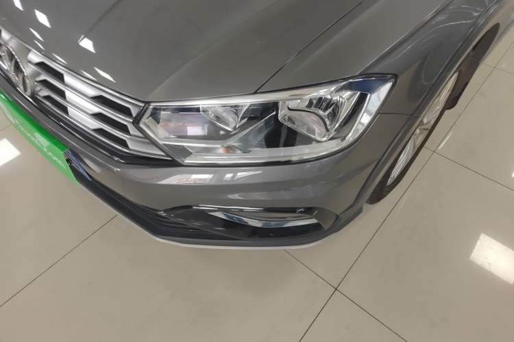 Used Volkswagen C-TREK 2017 230TSI DSG Comfort Version
