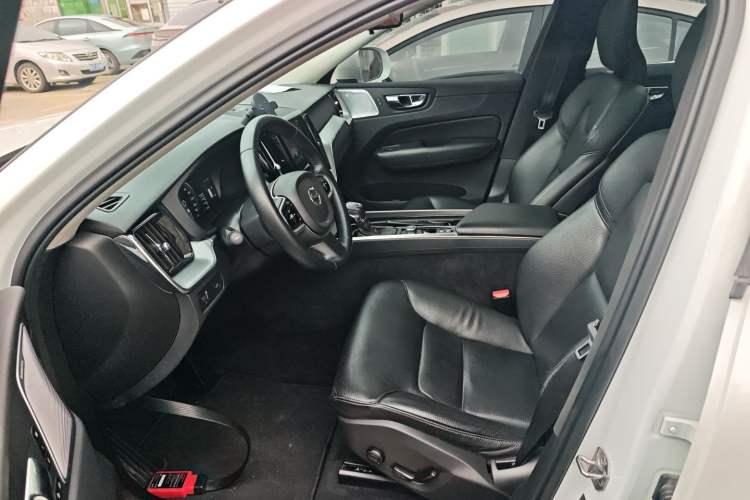 Used Volvo XC60 2019 T5 4x4 Smart Edition China V Standard