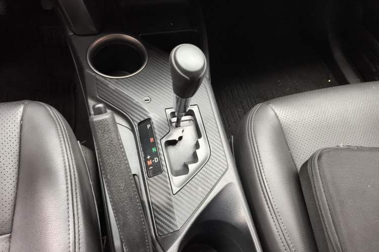 Used Toyota RAV4 2015 2.0L CVT Two-Wheel Drive Fashion Edition