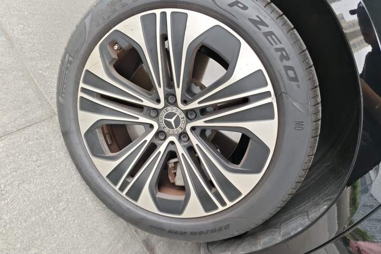 Used Mercedes-Benz E-Class New Energy 2024 E 350 e L Plug-in Hybrid Sedan Right Rear Wheel Hub