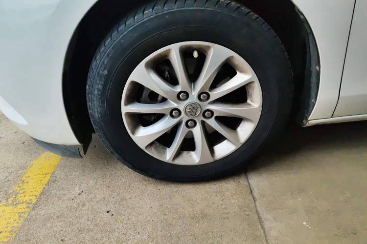 Used Buick GL8 2017 ES 28T Premium Version China V Standard Left Front Wheel Hub