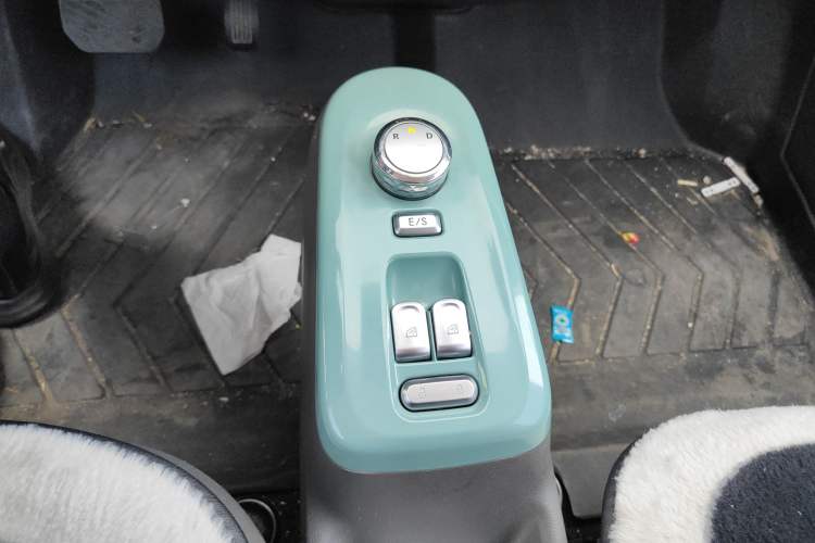 Used CHANGAN NEVO Lumin 2022 210km Sweet Edition Gear Lever