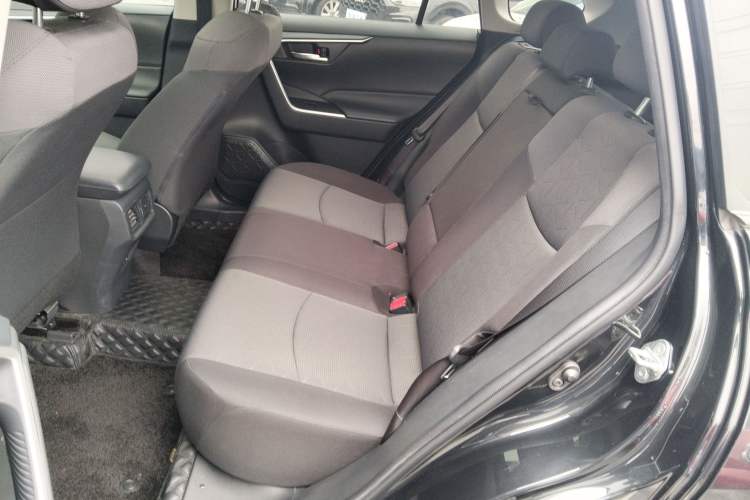 Used Toyota RAV4 2021 2.0L CVT 4x4 Trend Edition