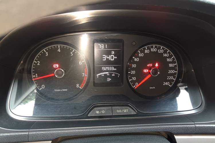 Used Volkswagen Lavida 2013 Revised Classic 1.6L Manual Fashion Edition Odometer Close Up