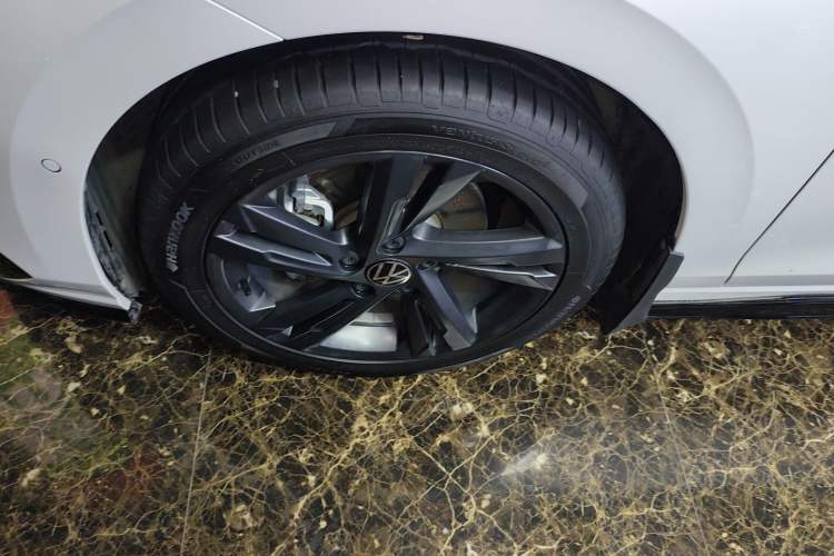 Used Volkswagen Golf 2024 280TSI DSG R-Line 50th Anniversary Edition
