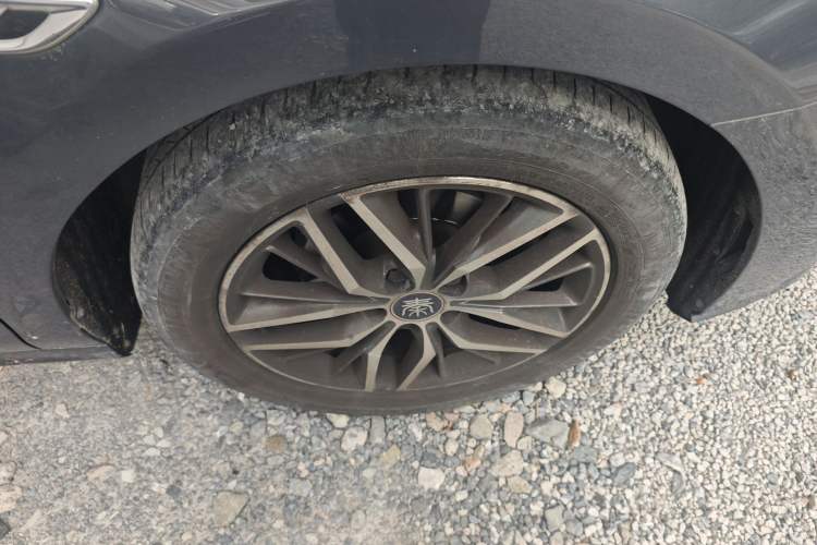 Used BYD Qin Pro New Energy 2019 DM Super Edition 1.5TI Automatic Smart Connect Enjoyment Model China VI Standard Right Front Wheel Hub