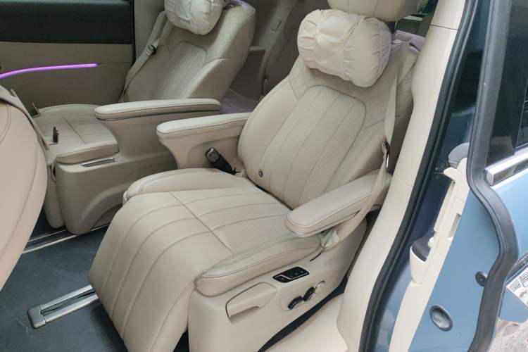 Used VOYAH Dream 2022 Low-Carbon Edition Plus Intelligent Driving Package Left Rear Seat