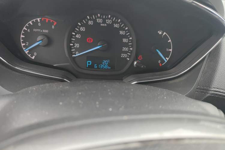 Used Ford Escort 2015 1.5L Automatic Fashion Model Odometer Close Up