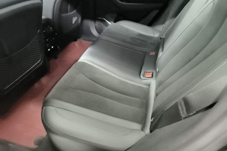 Used Geely Auto Monjaro L 2024 2.0TD High-Power Automatic Two-Wheel Drive Skyline Edition Left Rear Seat