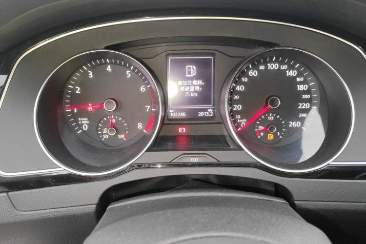 Used Volkswagen Magotan 2020 330TSI DSG Leading Model Odometer Close Up