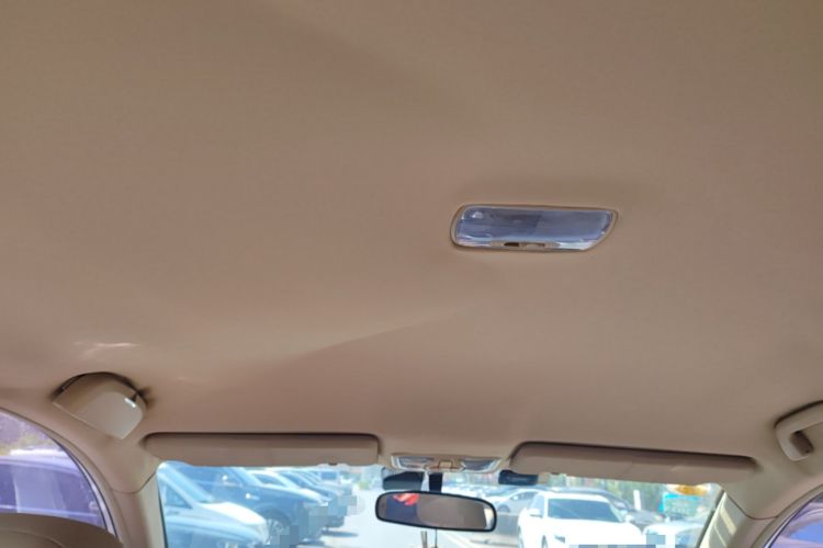 Used Haval H6 2013 Upgraded Model 2.4L Automatic Two-Wheel Drive Elite Version Headliner