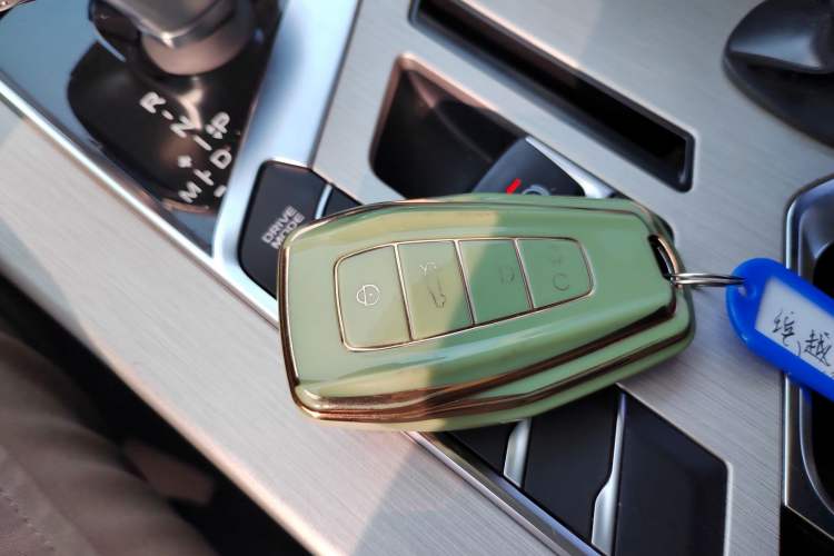 Used Geely Auto Coolray 2023 1.5T DCT Platinum Edition
