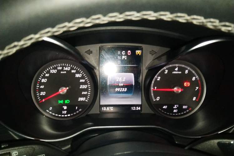 Used Mercedes-Benz V-Class  Instrument Cluster