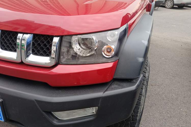 Used BAIC Off-Road BJ40 2016 40L 2.0T Manual Two-Wheel Drive Luxury Edition