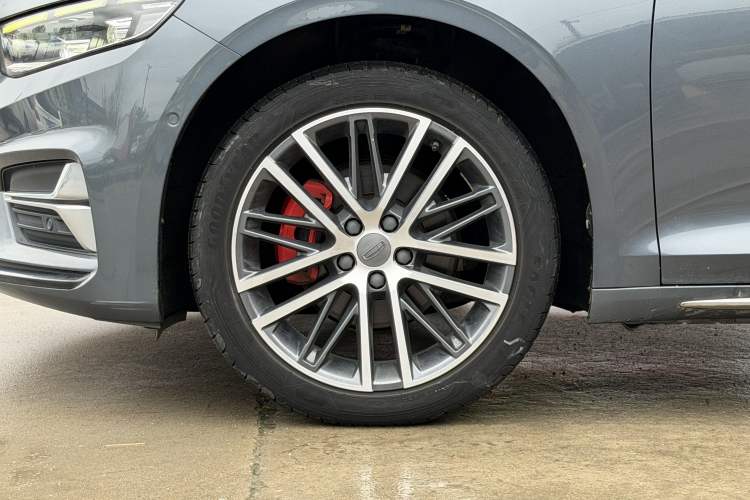 Used Geely Auto Preface 2023 2.0TD Prestige Version Left Front Wheel Hub