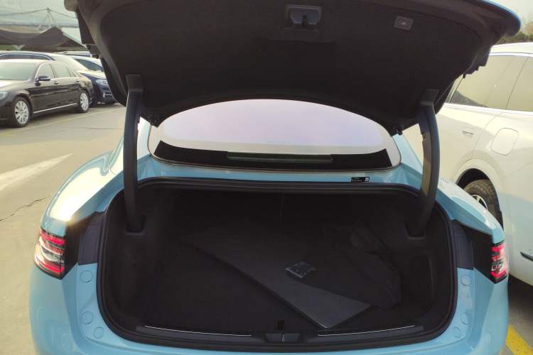 Used Hima Luxeed S7 2025 785 km Ultra Trunk