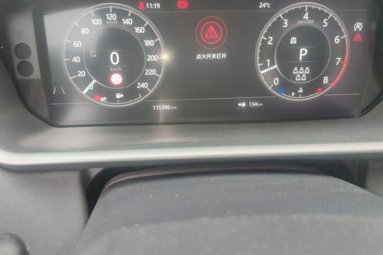 Used Land Rover Discovery 2020 2.0T 30th Anniversary Special Edition Odometer Close Up