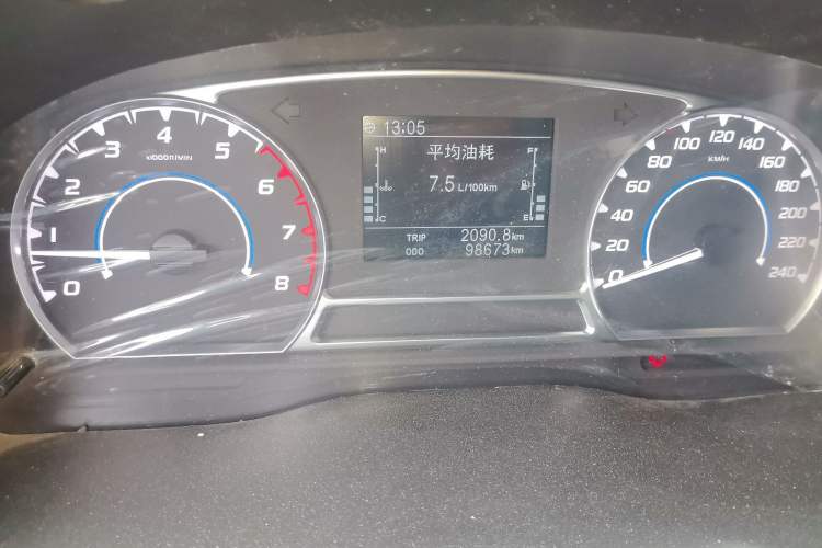 Used JMC Transit 2019 2.8T Commercial Version Short Wheelbase Mid-Roof 3-Seater China VI Standard JX493