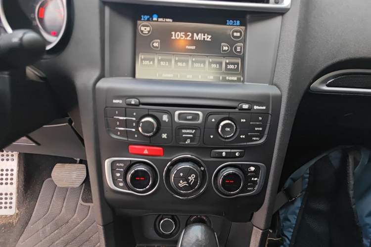 Used Citroen C4L 2014 1.6THP Intelligent Drive Automatic Dynamic Model Audio And AC Panel