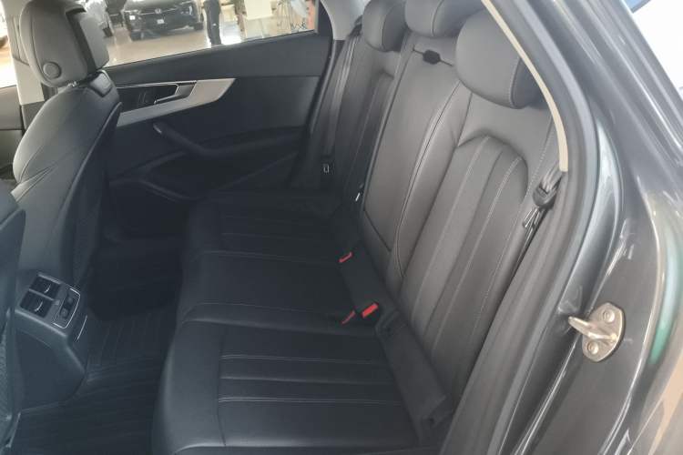 Used Audi A4L 2020 40 TFSI Luxury Dynamic Model