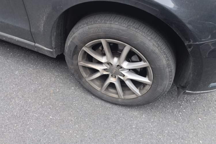 Used Audi Q5 2016 40 TFSI Trendy Edition Right Front Wheel Hub