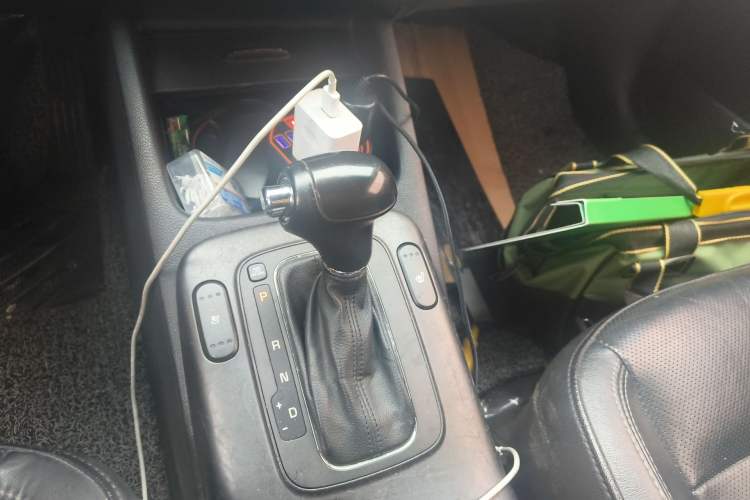 Used Kia K3 2013 1.6L Automatic GLS Gear Lever