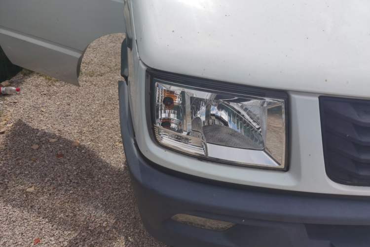 Used Iveco Daily 2017 2.5T A35 Passenger Van 5-7 Seats Model 47Z5 Right Front Headlight