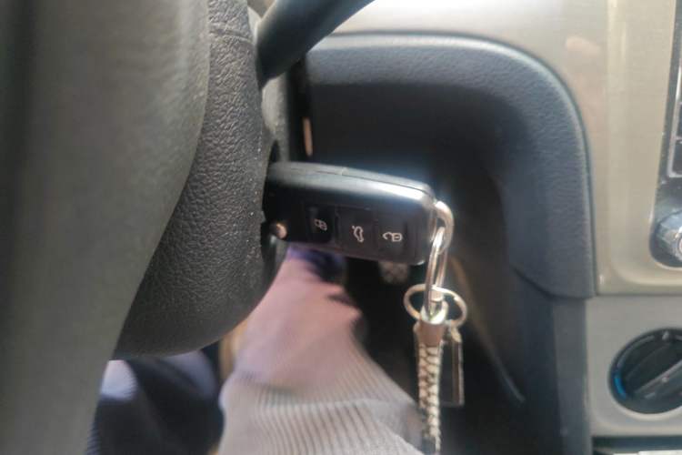 Used Volkswagen Lavida 2013 Restyled Classic 1.6L Manual Comfort Edition
