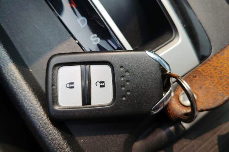 Used Honda Jade 2014 1.8L CVT Luxury Edition 5 seats Vehicle Key