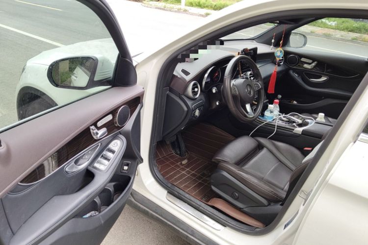 Used Mercedes-Benz GLC 2017 GLC 260 4MATIC Dynamic Edition Driver Seat