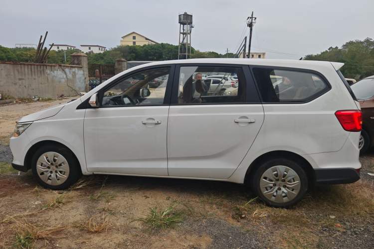 Used Wuling 730 2020 Commercial Vehicle 1.5L Manual Value Edition 7 Seats
