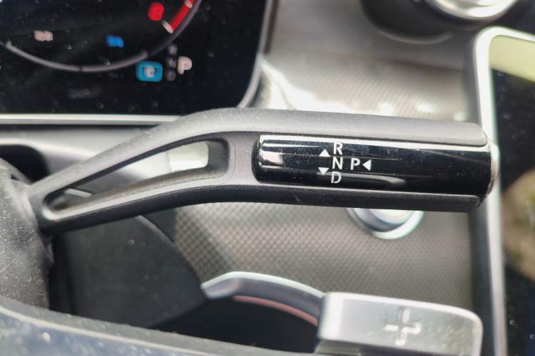 Used Mercedes-Benz C-Class 2023 Restyled C 260 L Sport Edition Gear Lever