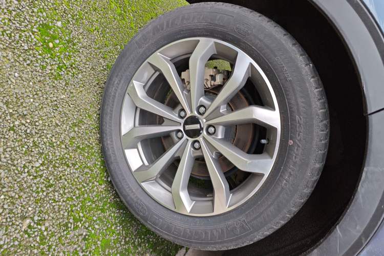 Used Wey VV6 2018 2.0T Two-Wheel-Drive Ultra-Luxury Version China V Standard