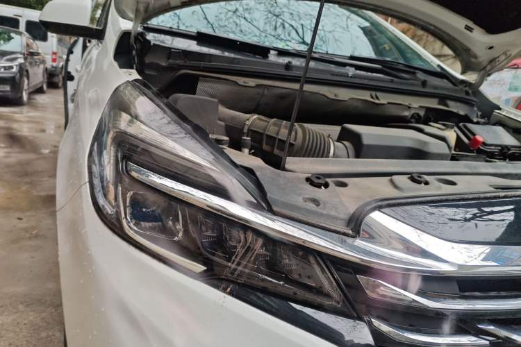 Used Buick GL8 2023 Land Executive Class Comfort Model