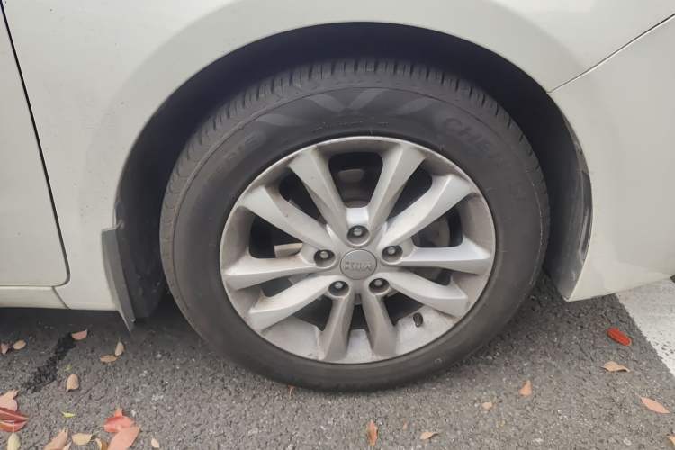 Used Kia K3 2016 1.6L Manual GLS Right Front Wheel Hub