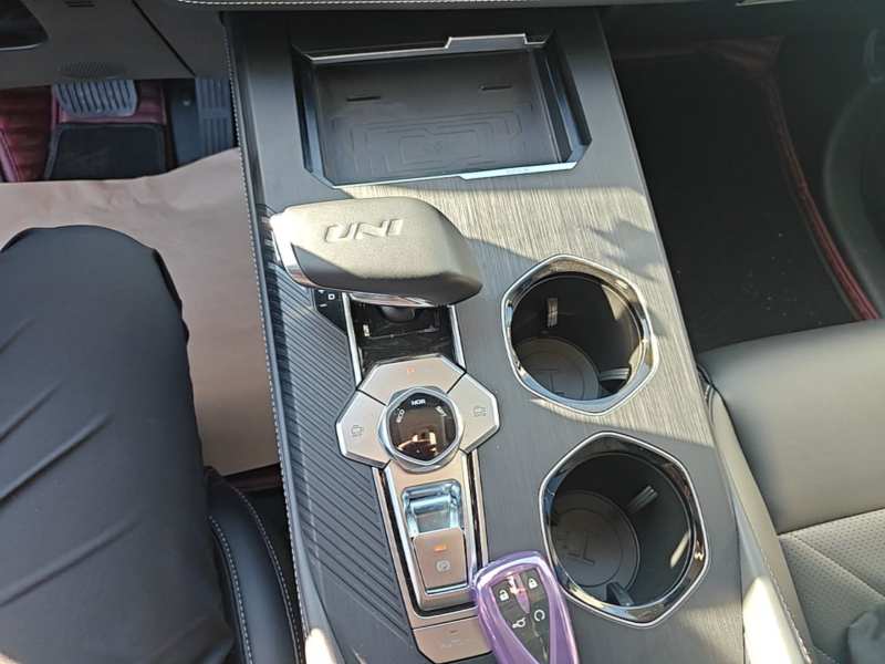 Used CHANGAN UNI-K 2024 2.0T Two-Wheel Drive YueShang Trim — 13