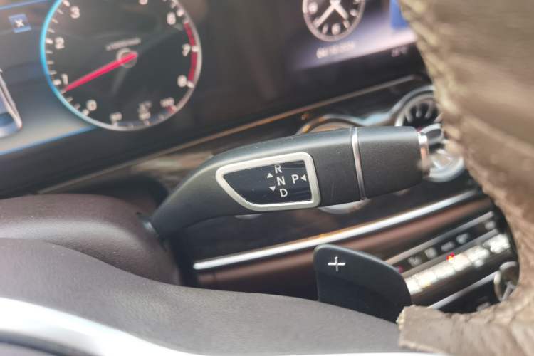 Used Mercedes-Benz E-Class 2019 Facelifted E 300 L Stylish Version Gear Lever