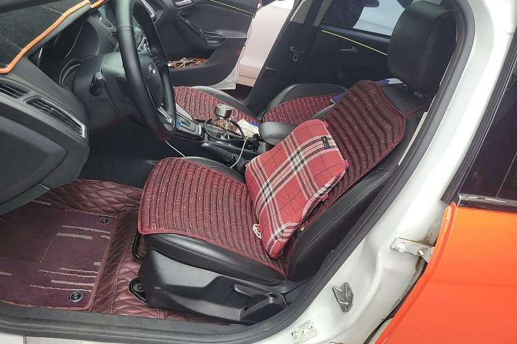 Used Ford Focus 2017 Hatchback 1.6L Automatic Fashion Edition Smart Drive Version Left Front Seat