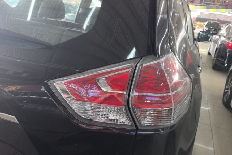 Used Nissan X-Trail 2014 2.5L CVT Leading Edition 4WD