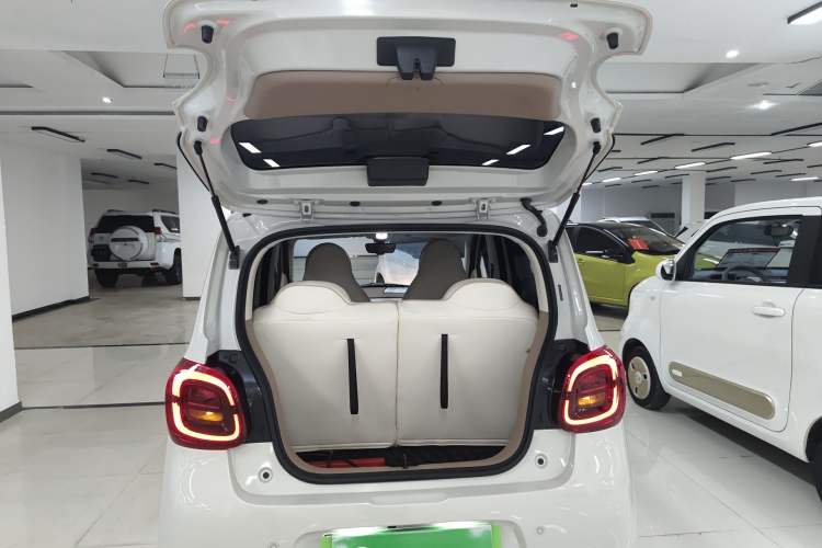 Used Wuling Hongguang MINIEV 2025 Four-Door Version Advanced Edition Trunk