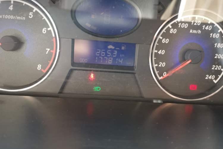 Used Geely Auto Classic Emgrand 2013 Sedan 1.5L Manual Elite Model Odometer Close Up